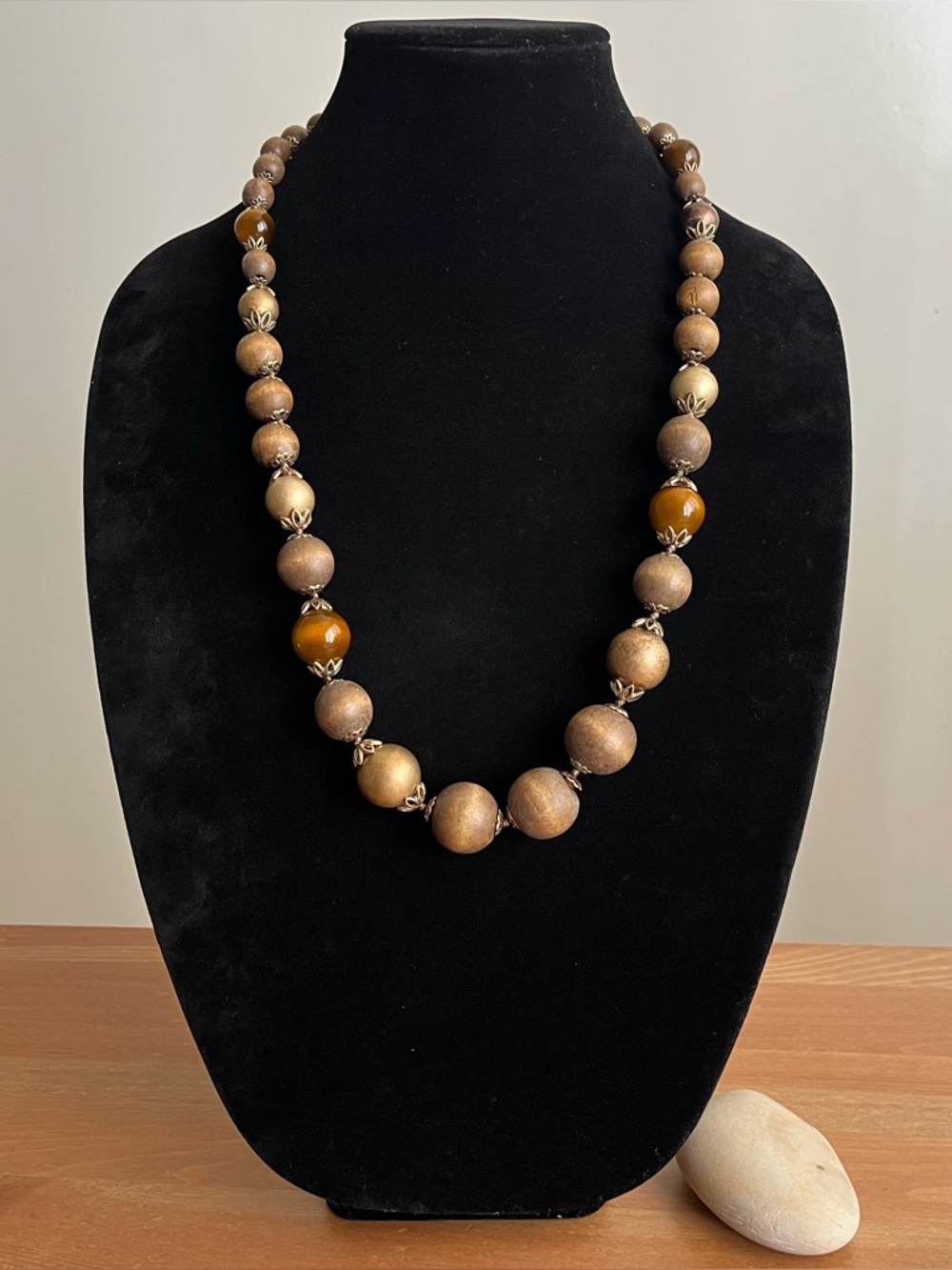 Liz Claiborne vintage costume jewelry necklace - women's jewelry